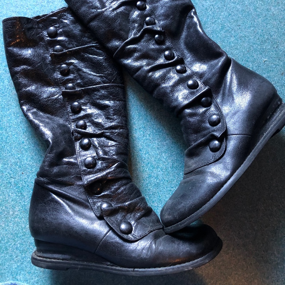 Mz Mooz Size 6M Black boots - Bloom